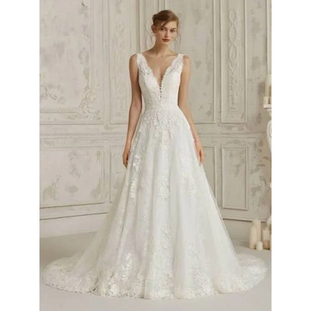 lace bustle wedding dress Tips for Bustling Your Wedding Dress